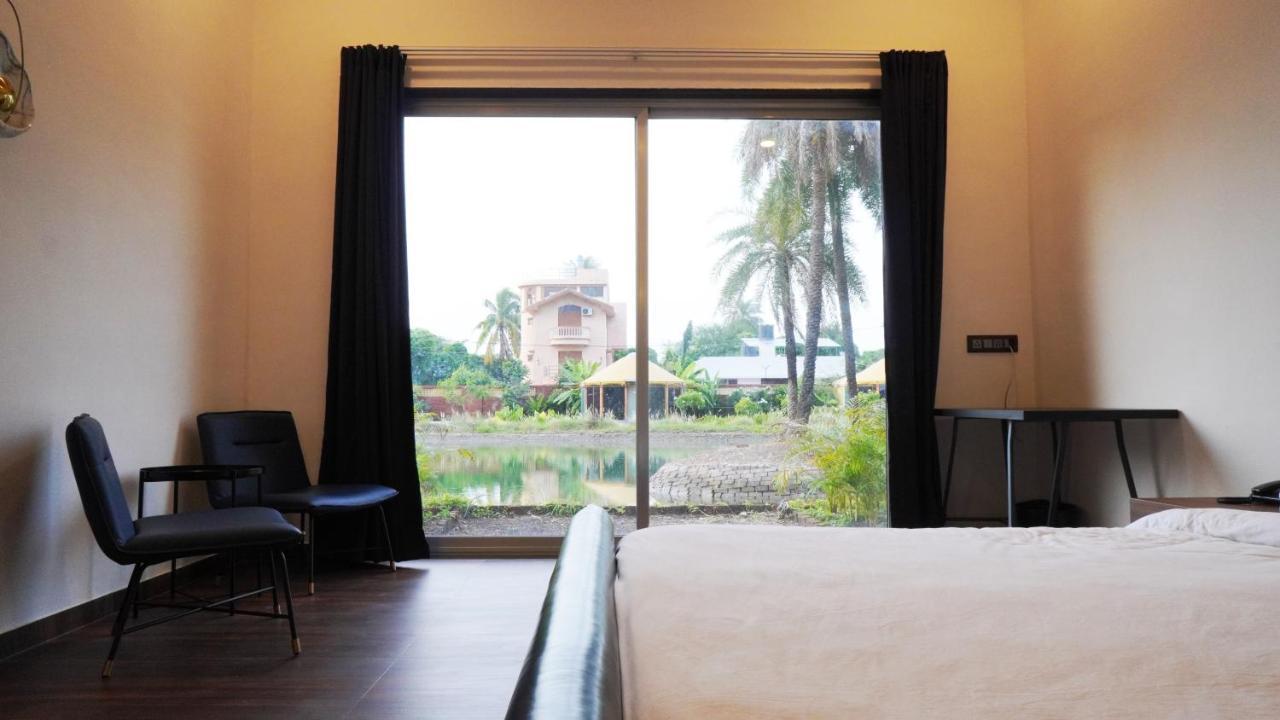 Shanti Resorts Valsad Eksteriør billede